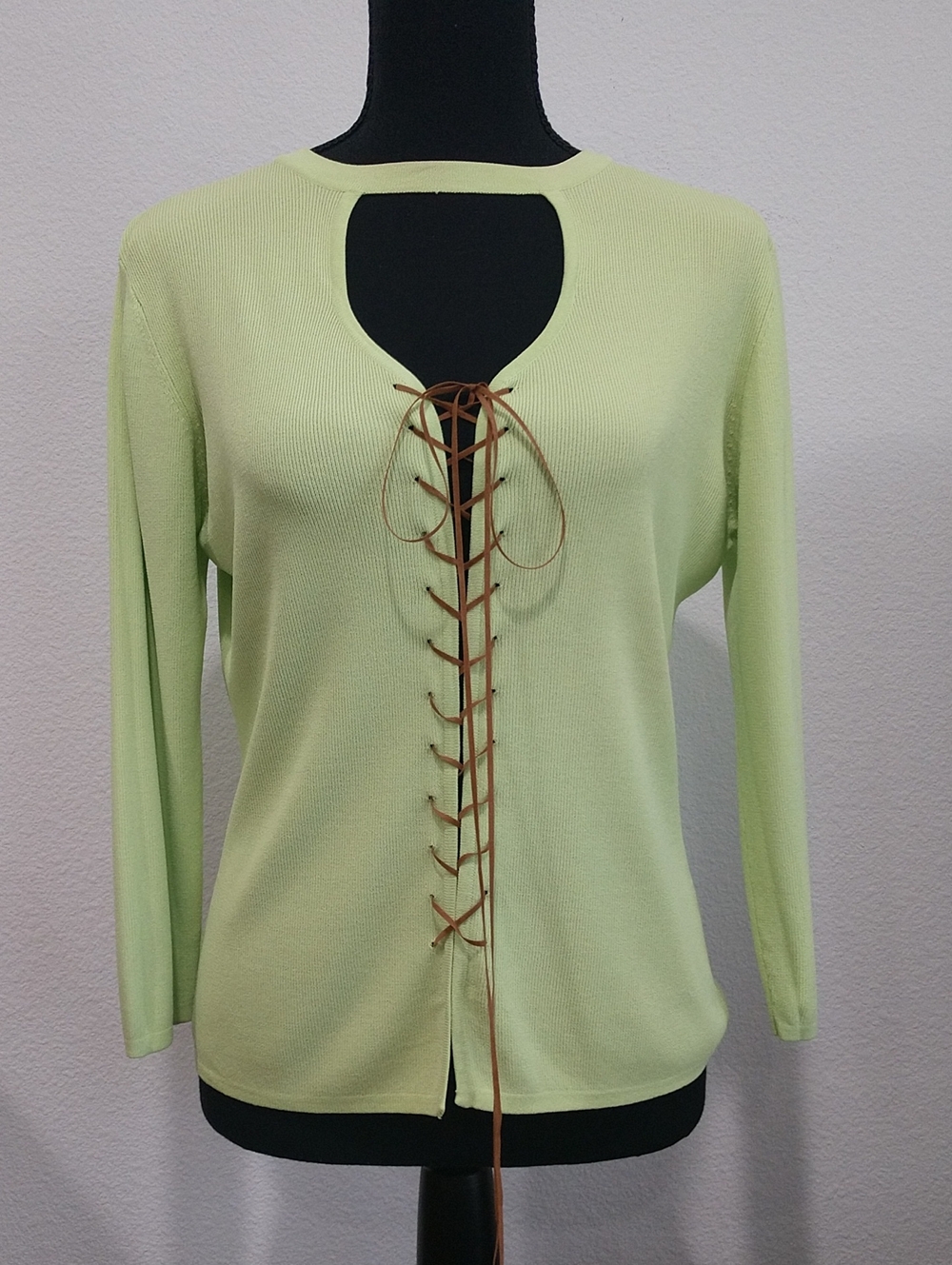 Women's Light Green Lace-Up Long Sleeve Top